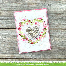 Cargar imagen en el visor de la galería, Heart wreath stencils - LawnFawn