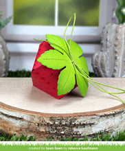 Cargar imagen en el visor de la galería, strawberry treat box - Lawn fawn