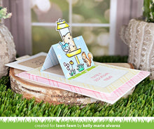 Cargar imagen en el visor de la galería, Pull 'n slide surprise - Lawn Fawn