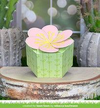 Cargar imagen en el visor de la galería, flower treat box- Lawn fawn