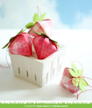Cargar imagen en el visor de la galería, strawberry treat box - Lawn fawn