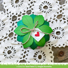 Cargar imagen en el visor de la galería, strawberry treat box - Lawn fawn