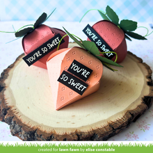 Cargar imagen en el visor de la galería, strawberry treat box - Lawn fawn