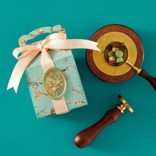 Cargar imagen en el visor de la galería, Must-Have Wax Bead Mix Autumn from the Sealed 3D Christmas Collection- SPELLBINDERS