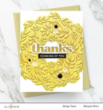 Cargar imagen en el visor de la galería, Delicate Wreath 3D Embossing Folder  - Altenew
