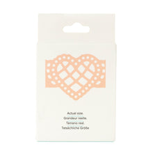 Cargar imagen en el visor de la galería, Perforador borde corazón - WE R Memory Keepers