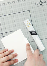 Cargar imagen en el visor de la galería, Bone Folder Antiadherente - Altenew