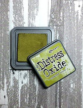Cargar imagen en el visor de la galería, TINTA DISTRESS OXIDE Crushed Olive - TIM HOLTZ