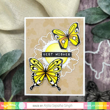 Cargar imagen en el visor de la galería, Circle Butterfly Shaker Die - Waffle Flower
