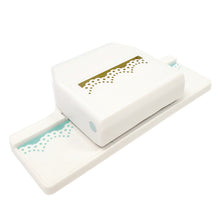 Cargar imagen en el visor de la galería, Scallop Lace perforador borde - WE R Memory Keepers
