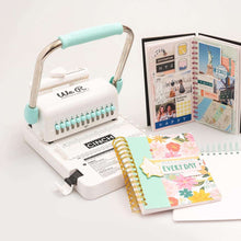 Cargar imagen en el visor de la galería, Cinch Anilladora Turquesa - We R