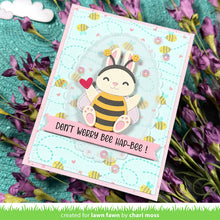 Cargar imagen en el visor de la galería, bee happy background stencils - Lawn fawn
