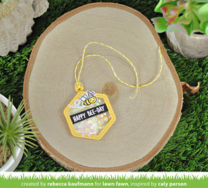 Honeycomb shaker gift tag -   Lawn Fawn