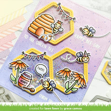 Cargar imagen en el visor de la galería, Honeycomb shaker gift tag -   Lawn Fawn
