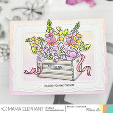 Cargar imagen en el visor de la galería, Flourish Frame - Mama Elephant
