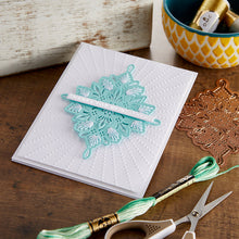 Cargar imagen en el visor de la galería, The Stitched Medallion  -Spellbinders
