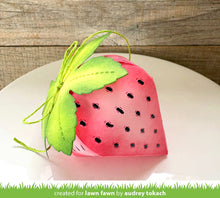 Cargar imagen en el visor de la galería, strawberry treat box - Lawn fawn
