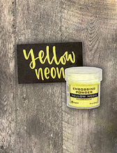 Cargar imagen en el visor de la galería, Embossing Powder Yellow Neon  - Ranger

