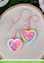 Cargar imagen en el visor de la galería, Heart shaker gift tag - Lawn Fawn

