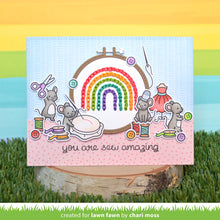 Cargar imagen en el visor de la galería, Sew very mice ( sello y troquel) - Lawn Fawn
