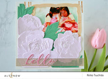 Cargar imagen en el visor de la galería, Cupped Blossoms 3D Embossing Folder  - Altenew
